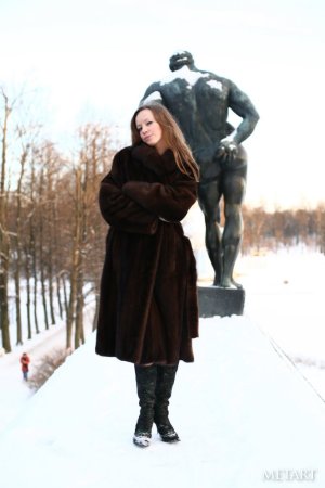 Daring Russian princess is naked outside. photo 9