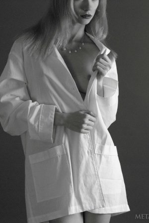 Sweet babe spends her days almost naked. photo 7