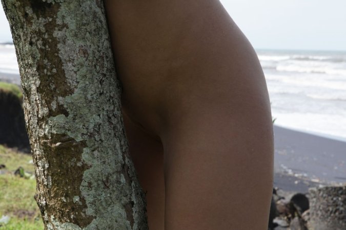 Sexy brunette performs a fantastic outdoor show photo 8