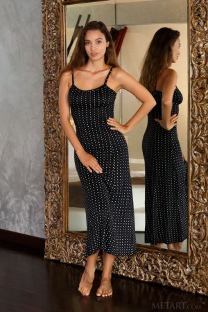 Brunette gets a bright orgasm in front of a huge mirror photo 1