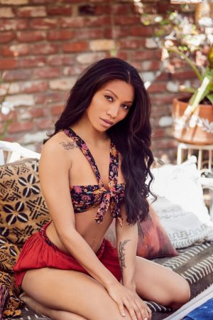 Hottie plays with tits and cunt on a hot summer day photo 8