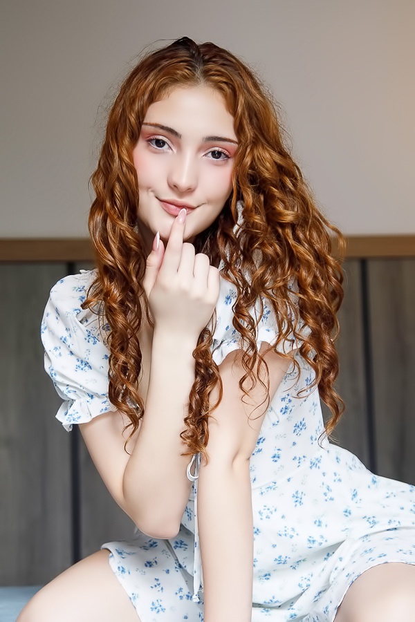 Aly Brown invites you into her bedroom seduction